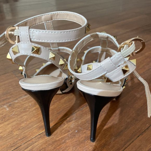 VALENTINO Rockstud Patent Leather Slings - Picture 3 of 5